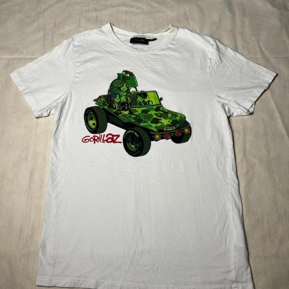 Gorillaz t-shirt with green camouflage car graphic